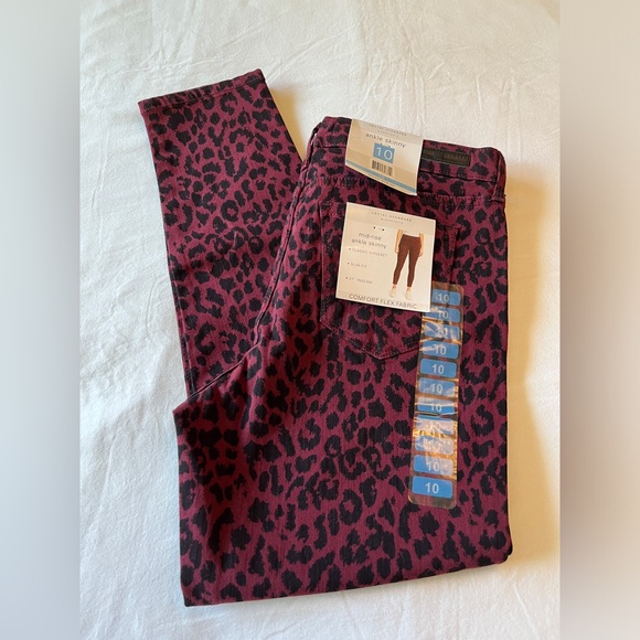 Social Standard by Sanctuary Ankle Skinny “Cheetah” Jeans Size 10 Deep Red NWT - Picture 2 of 10